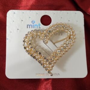 "Mint"  Gold tone Rhinestone & Faux Pearl Brooch NWT